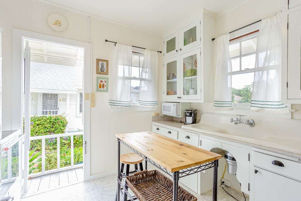 Newly-upgraded home with Diamond Head views - walk to Waikiki Beach