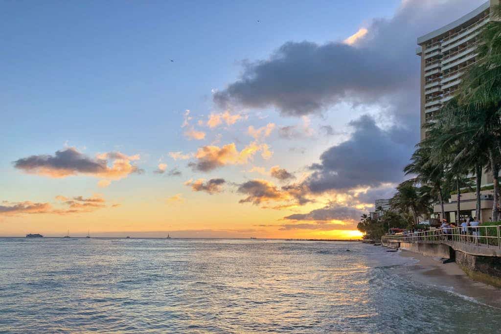 City-view studio with balcony & WiFi - mere steps from Waikiki beaches