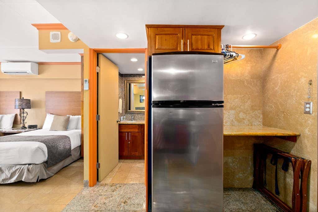 Ilikai Hotel 838