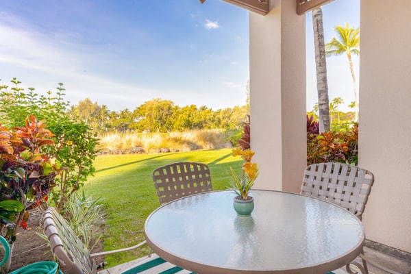 Breezy, elegant home in a great location with pools, hot tubs & tennis