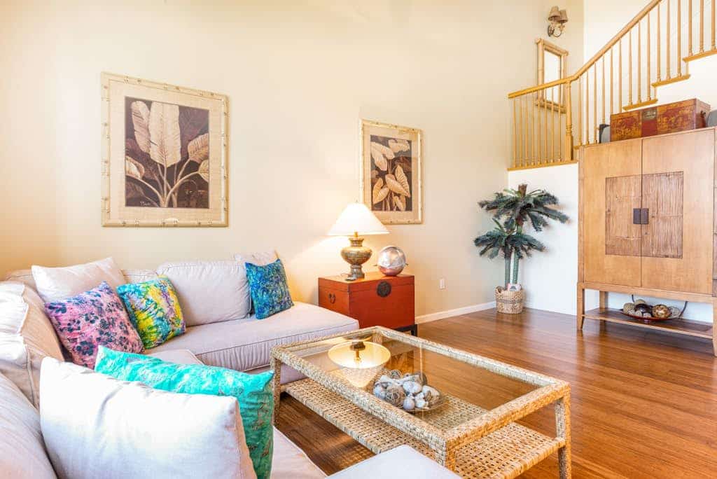 Breezy, elegant home in a great location with pools, hot tubs & tennis