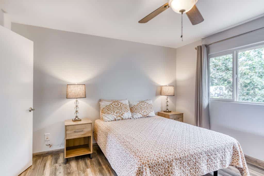 Newly updated home with pools, lanai, ocean view - walk to golf