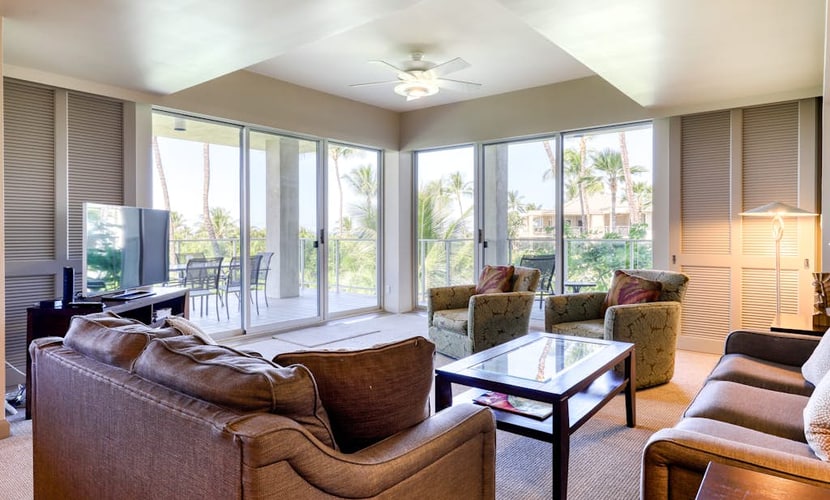 Second floor condo w/ shared pool & wraparound lanai w/ amazing views
