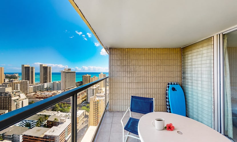 Water-view monthly rental with lanai, rooftop pool & hot tub access
