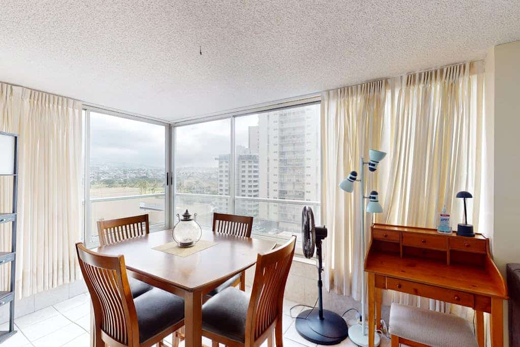 Mountain/city-view condo minutes from island attractions with open layout & W/D
