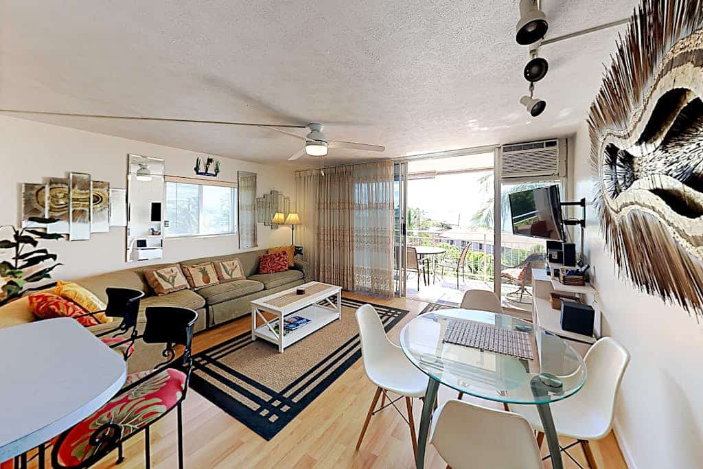 August Sale!
Ocean view condo w/ lanai & pool - across from Kalama Beach & Cove Park
