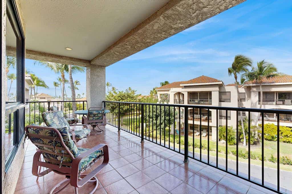 Ideal resort retreat with central AC and access to pools, hot tub, golf, & more