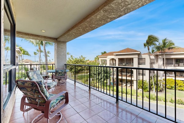 Ideal resort retreat with central AC and access to pools, hot tub, golf, & more