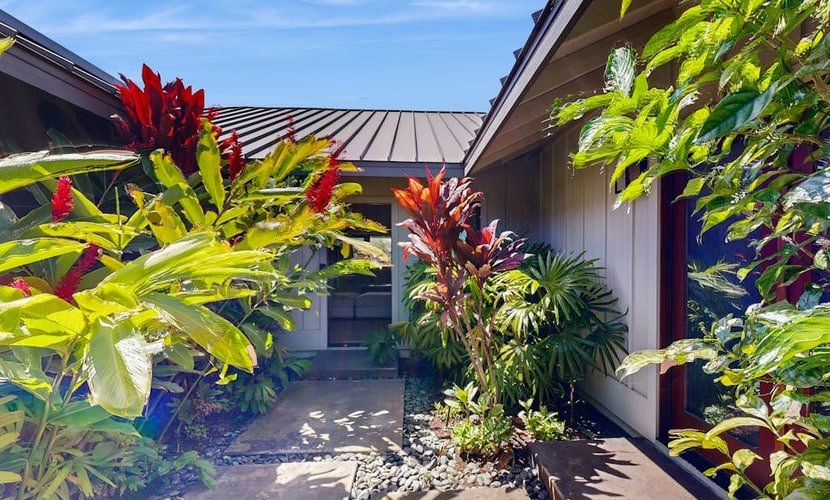 Newer-built studio with WiFi, TV, & walk-in shower - Triathlon Retreat