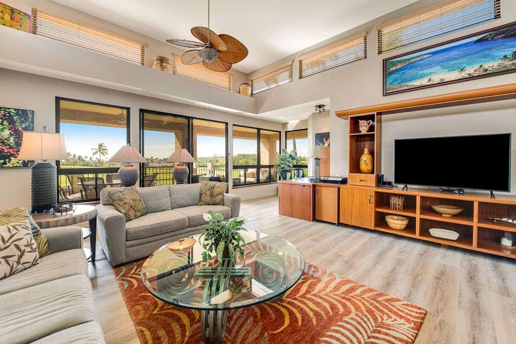 Golf View Condo with Tall Ceilings, Central AC, Shared Pool, & Hot Tub