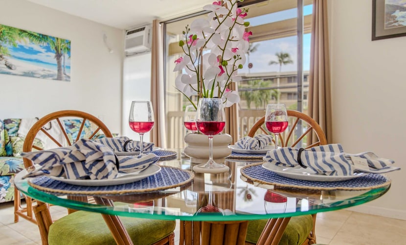 Lovely condo w/free WiFi/shared pool & hot tub - near beaches/shopping/dining