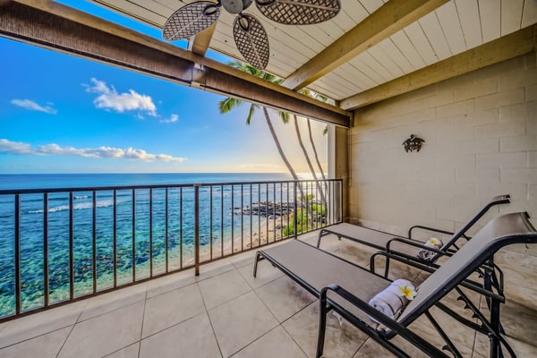 Chic oceanfront condo with full ocean views, pool & hot tub