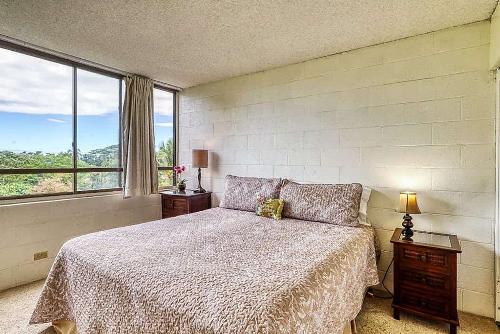 Classic Mid-Century Condo near the Ocean w/Private Lanai & Shared Pool