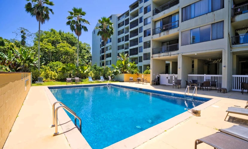 Classic Mid-Century Condo near the Ocean w/Private Lanai & Shared Pool
