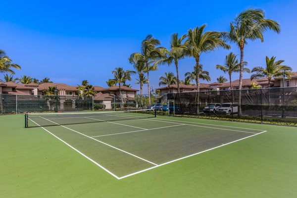 Golf getaway near the beach with patio, pools & fitness facility