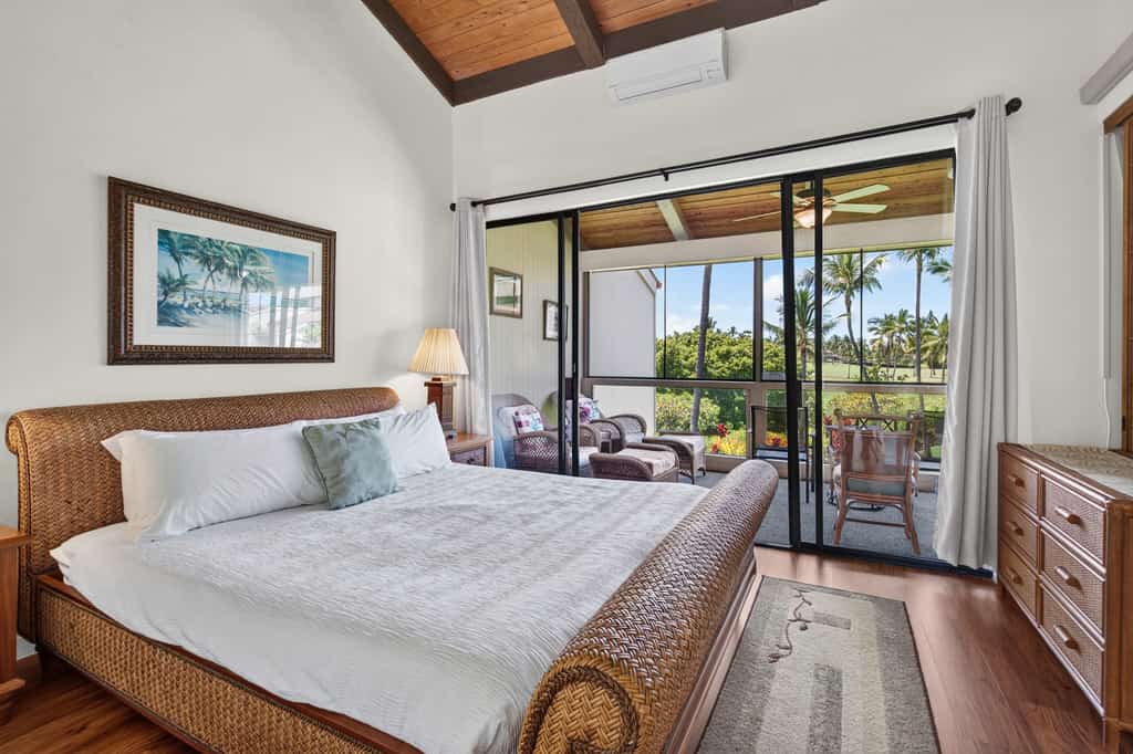Peaceful home near the ocean with loft, pool, tennis. Ping-Pong & beach chairs