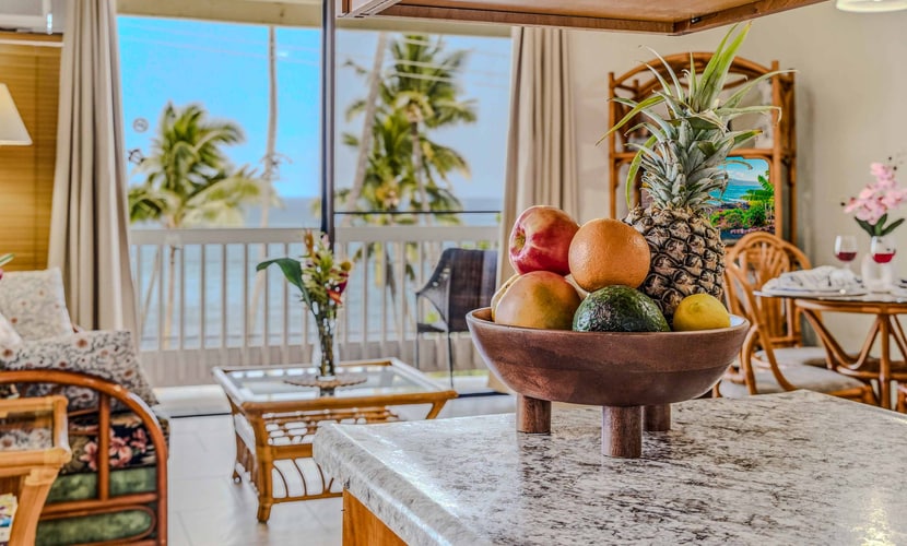 Classic island condo w/ partial ocean view, & shared hot tub & pool