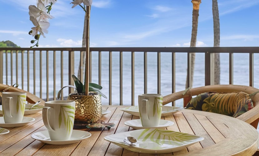 Lovely oceanfront villa with pool, hot tub & lanai