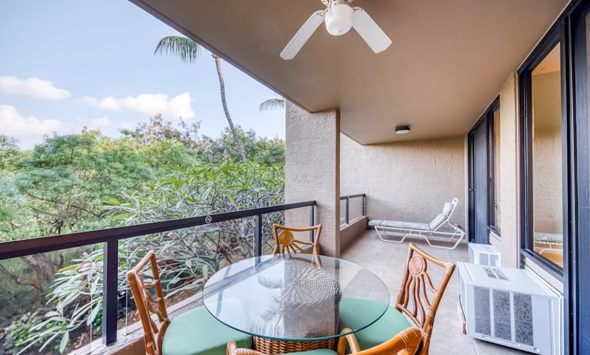 1-Bedroom Kona Condo with A/C, Private Lanai & Tropical Breezes