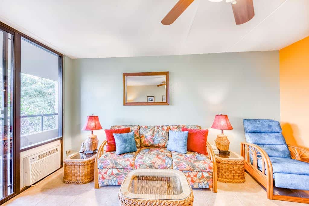 1-Bedroom Kona Condo with A/C, Private Lanai & Tropical Breezes