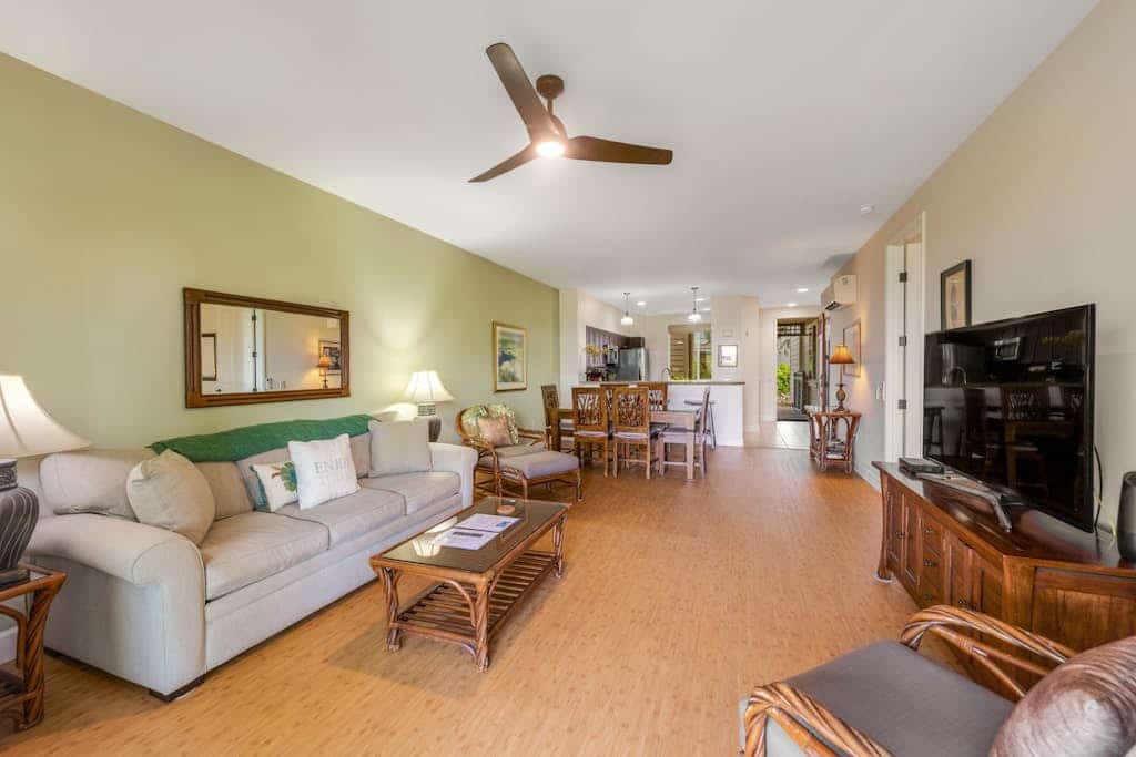Ground-floor, golf-view condo near A-Bay beach & shops with infinity pool & spa