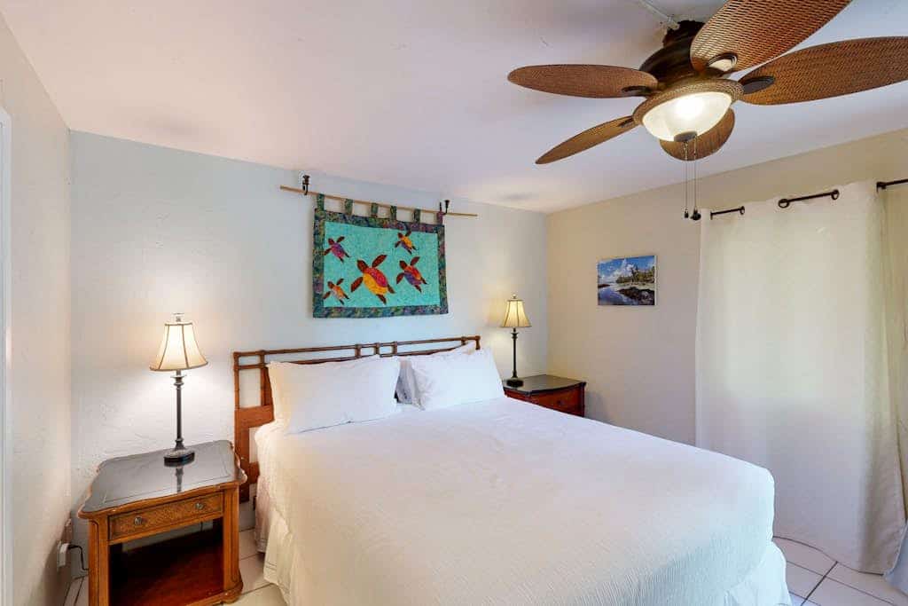 Royal Kahili retreat with pool, hot tub, lanai, & elevator - near beach