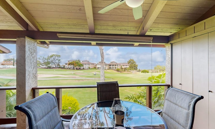 Beautiful home w/ocean & fairway views from lanai, shared pool/hot tub, & tennis