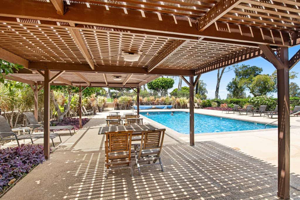 Beautiful home w/ocean & fairway views from lanai, shared pool/hot tub, & tennis
