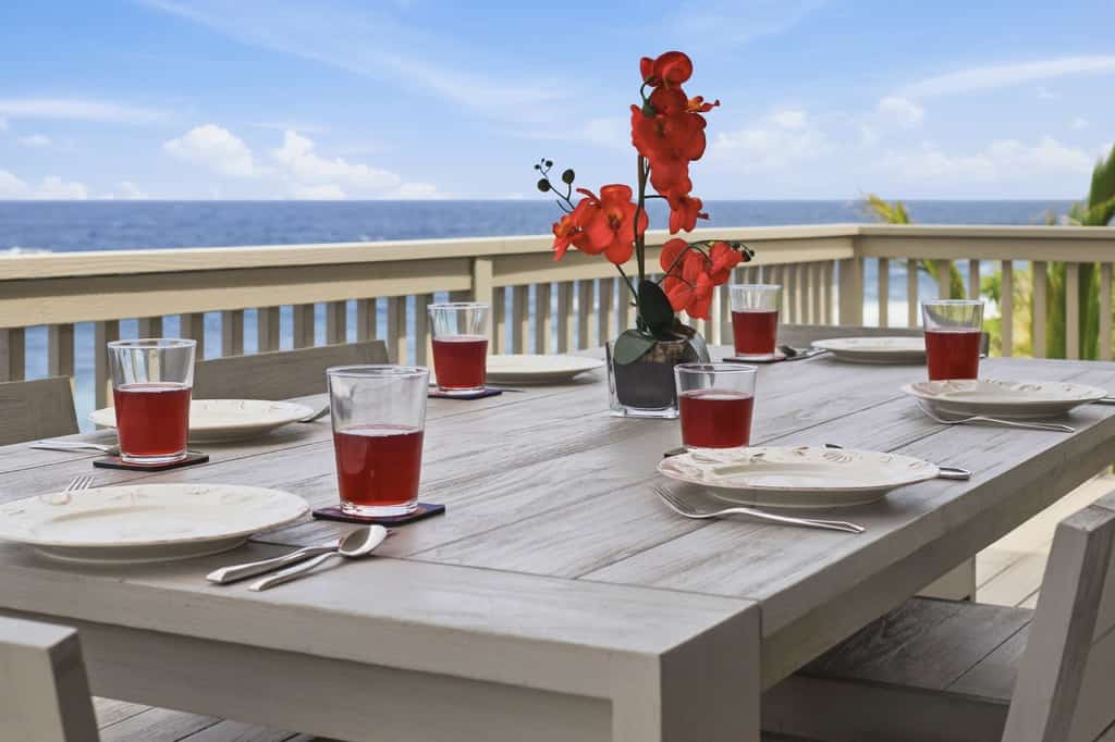 Oceanfront Home w/ Incredible Lanai, Great Ocean View, WiFi, Washer/Dryer