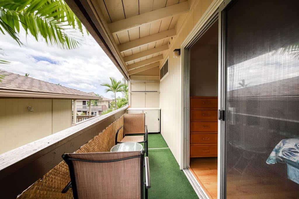 Oceanfront Kona Shores Condo with Pool, Lanai & Easy Beach Access