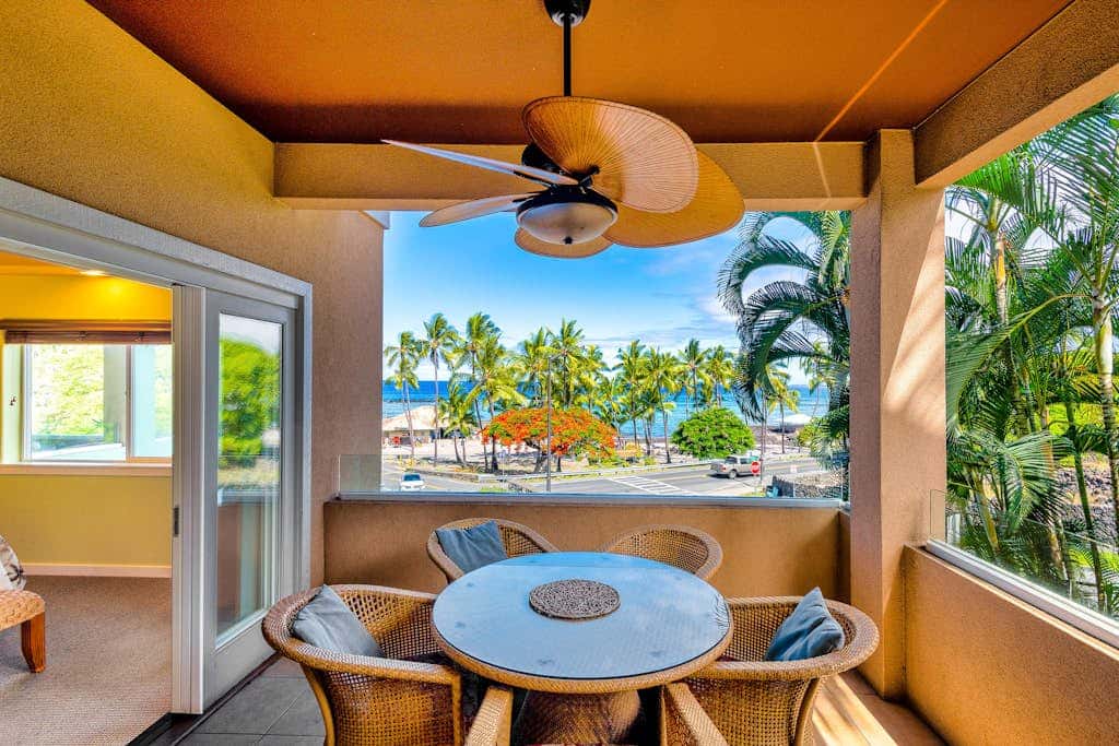 Kahaluu Beach Villas 1-203