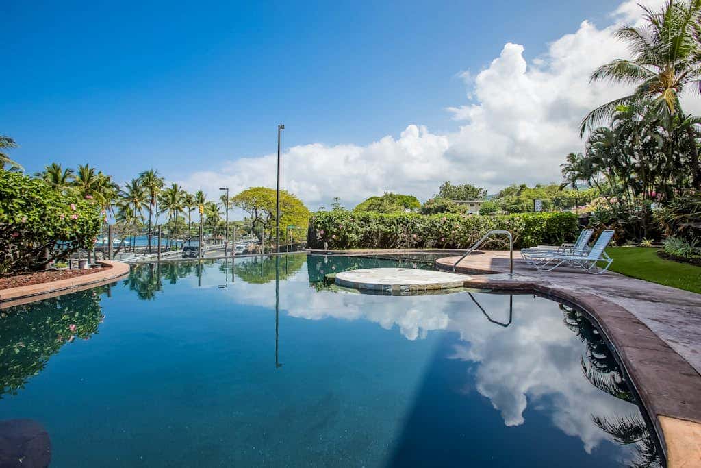 Kahaluu Beach Villas 1-203