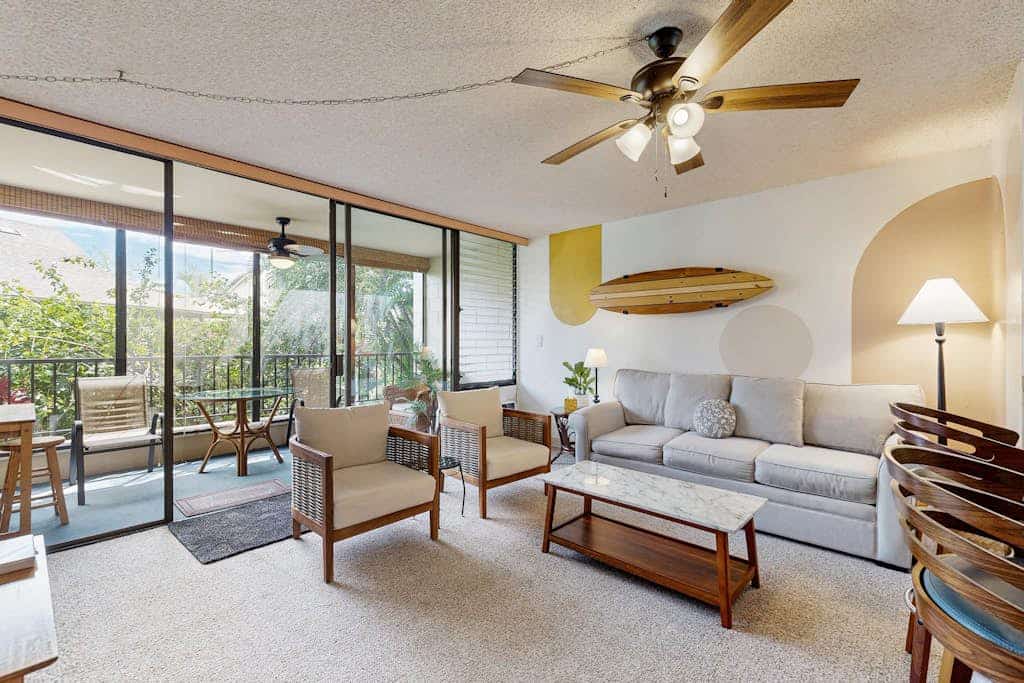 Calming condo with balcony, patio, kitchen, gas grill & pool - snowbird-friendly
