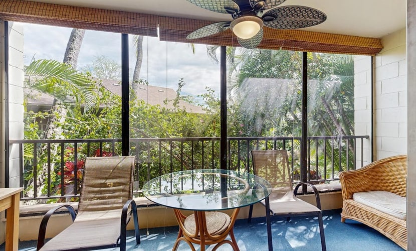 Calming condo with balcony, patio, kitchen, gas grill & pool - snowbird-friendly