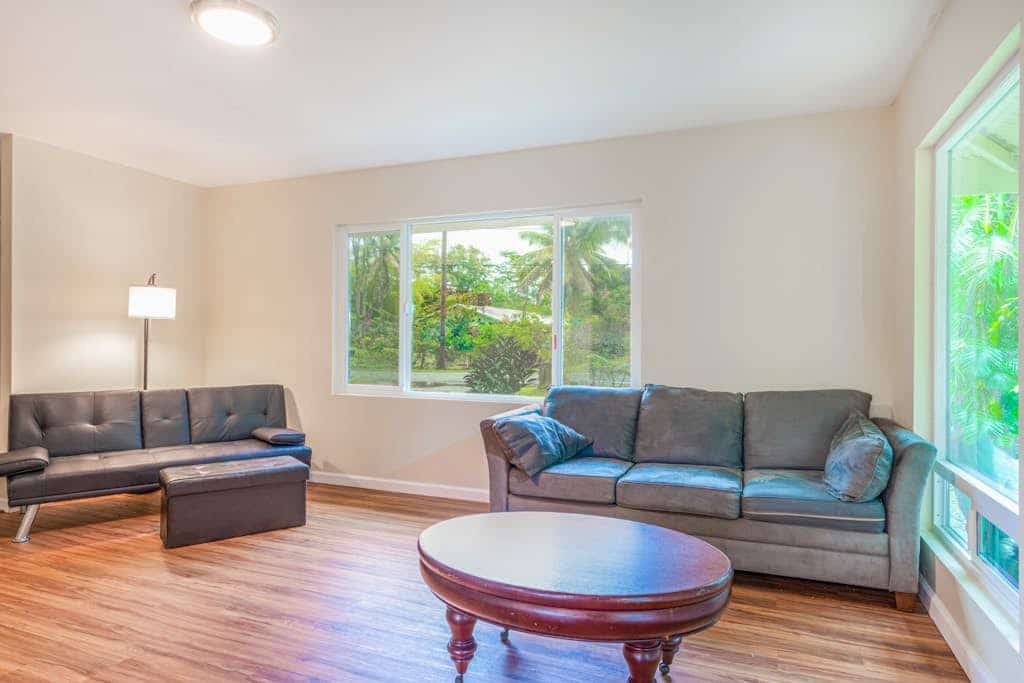 Dog-friendly property with a full kitchen, washer/dryer, patio