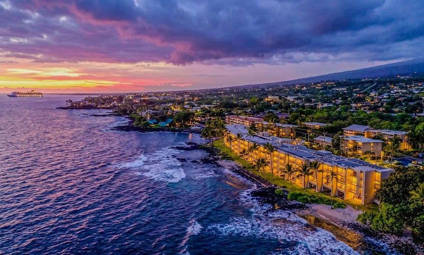 Kona Bali Kai studio w/pool, spa, & WiFi - steps to Banyan Surf Beach