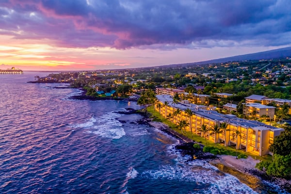 Kona Bali Kai Studio Condo w/Pool, Spa, AC, & WIFI - Steps to Banyan Surf Beach