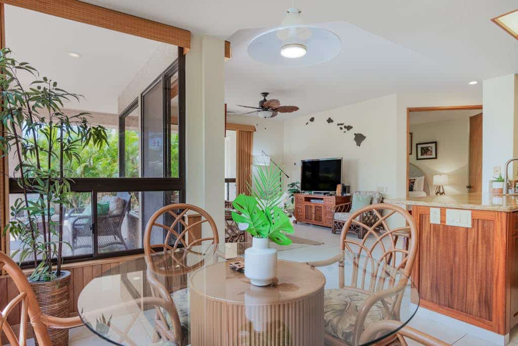 Ground floor condo with WiFi, lanai, shared pool, pool spa, hot tub, tennis