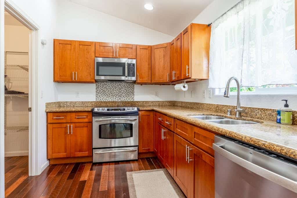 Delightful home with private W/D, desk workspace, & a great location