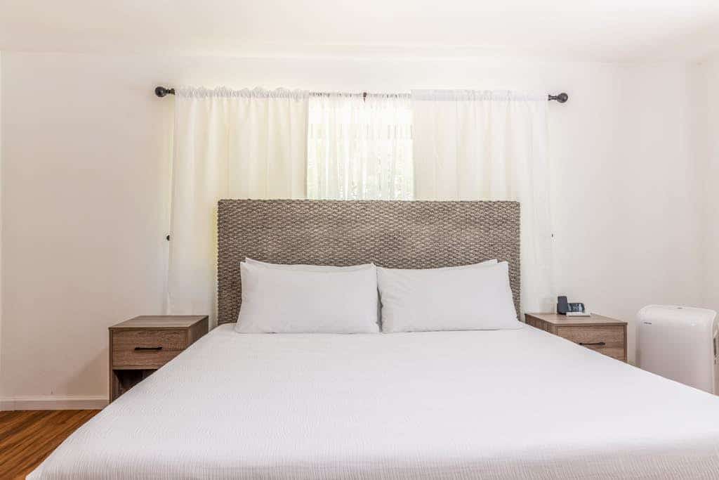 Delightful home with private W/D, desk workspace, & a great location