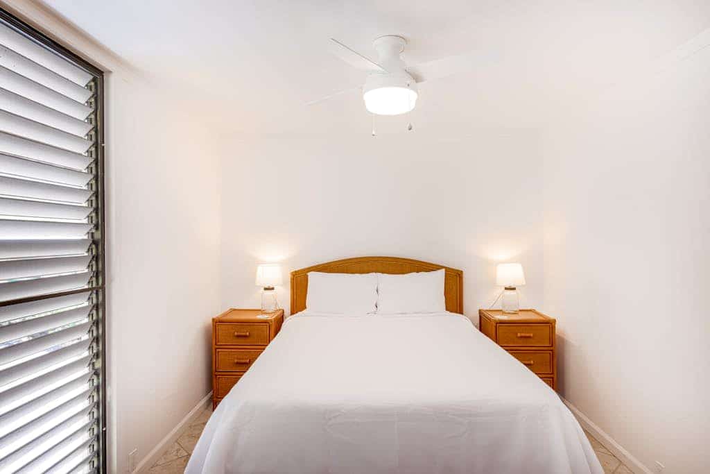 Serene condo with beach access, pool, hot tub, private balcony & washer/dryer