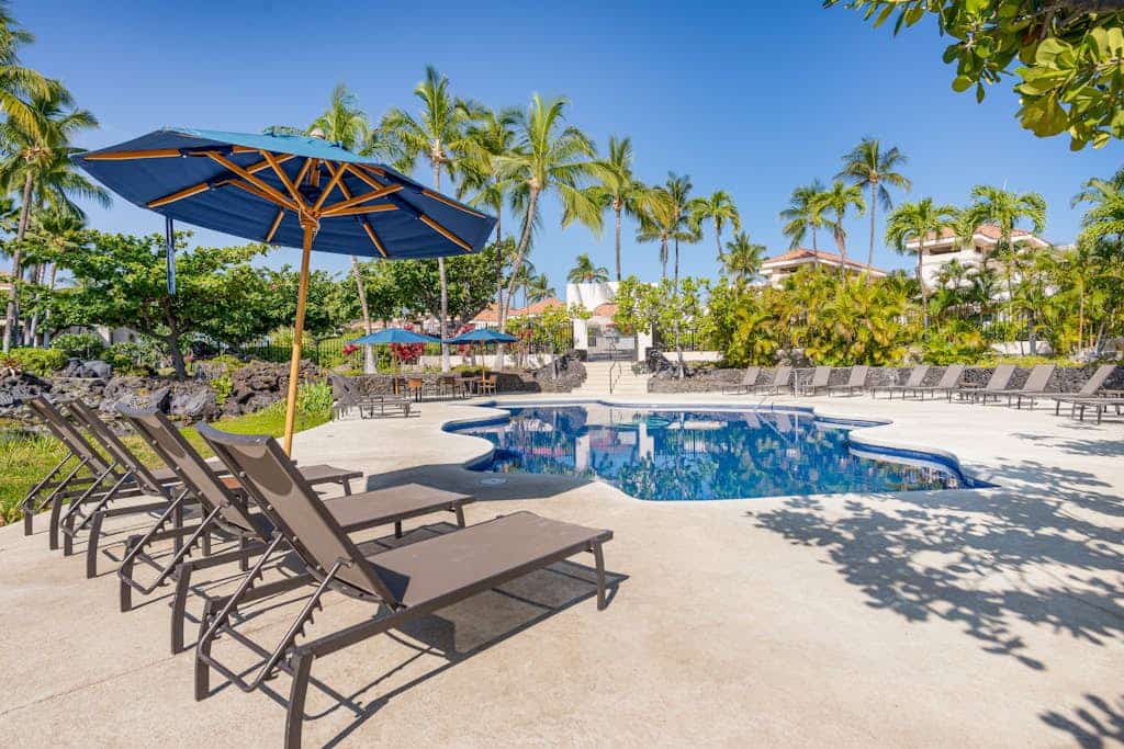 Fully renovated & customized condo with lanai, pool, hot tub, tennis, central AC