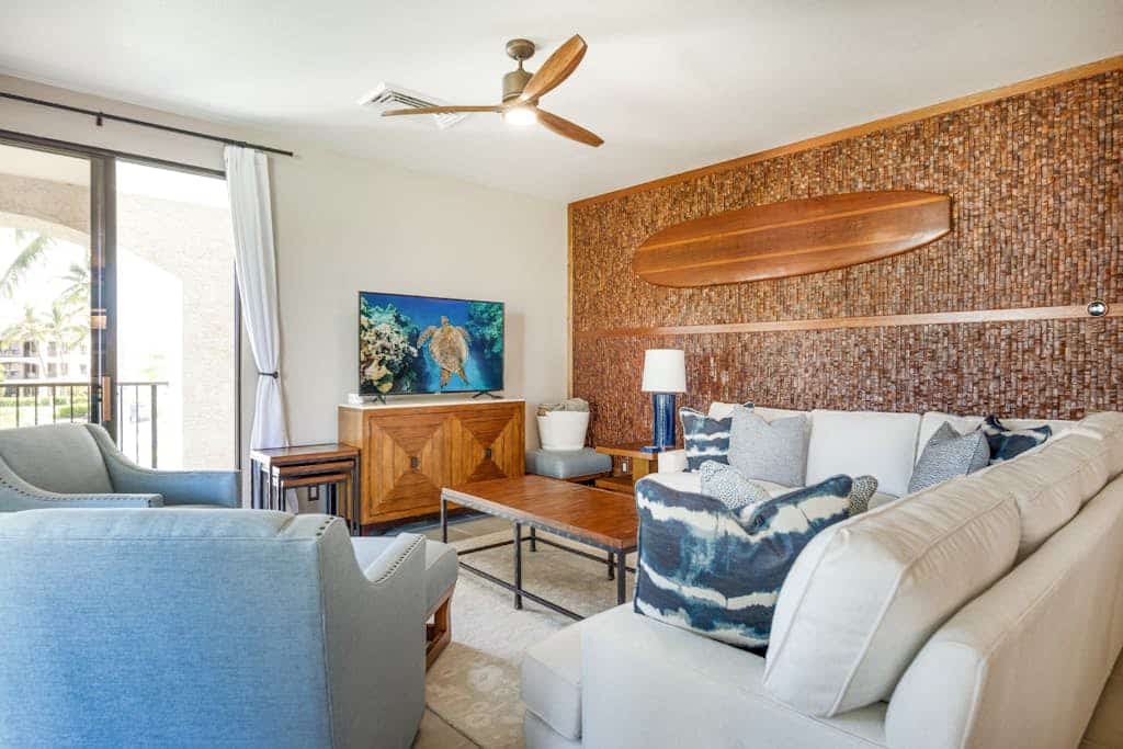 Fully renovated & customized condo with lanai, pool, hot tub, tennis, central AC