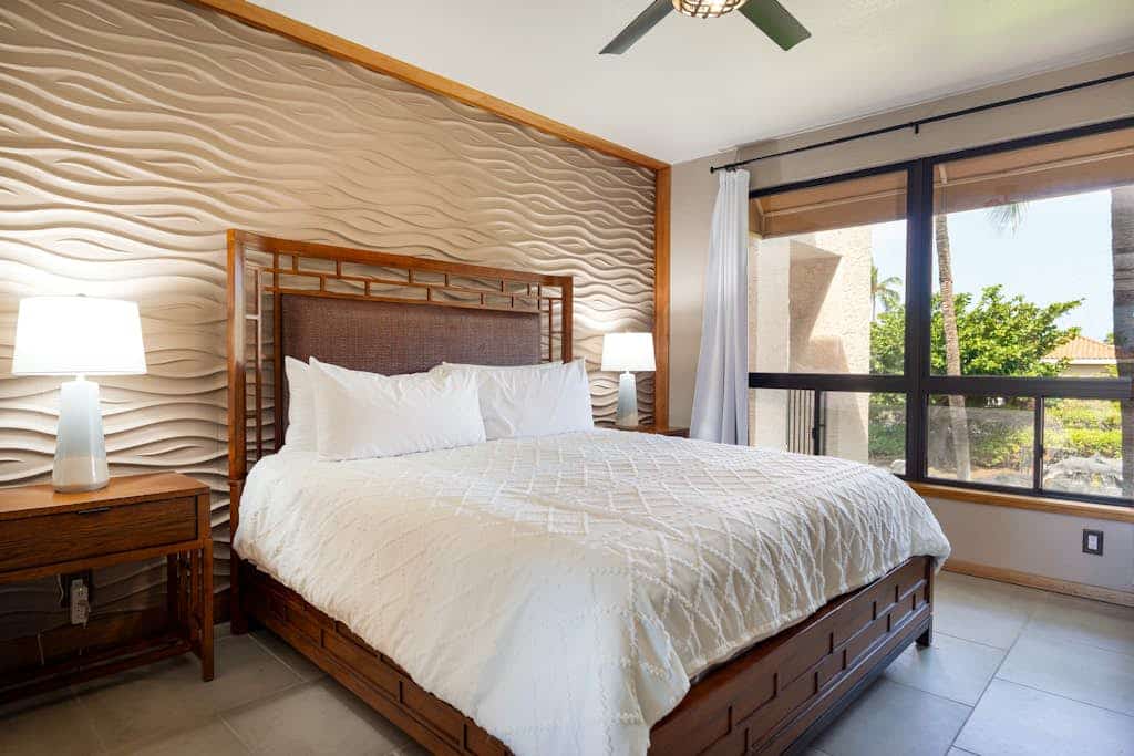 Fully renovated & customized condo with lanai, pool, hot tub, tennis, central AC