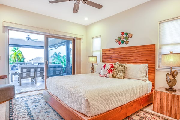 Stunning tropical retreat near the beach with pool, views & spacious lanai
