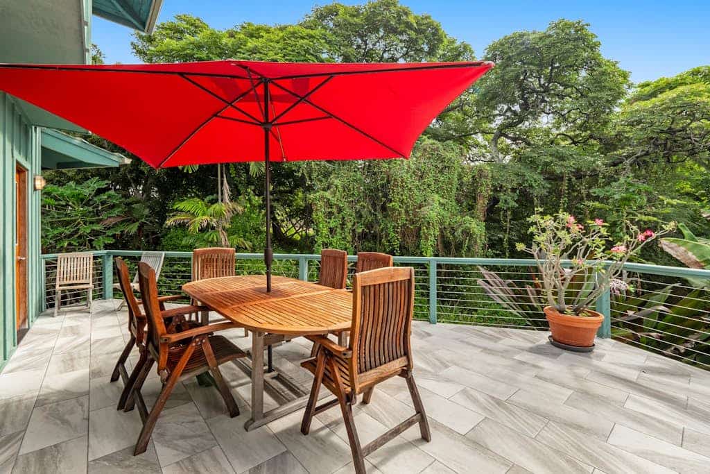 Oceanfront sanctuary with light-filled interior, lanai, W/D, & full kitchen