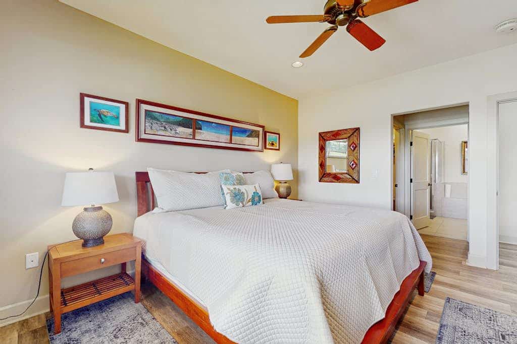 Luxury condo w/ ocean views, private lanai, full kitchen, shared pool & hot tub