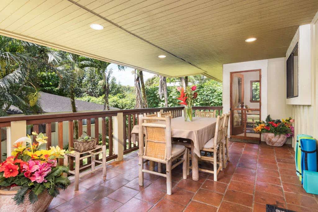 Spacious tropical estate with lanais - located just steps from the beach