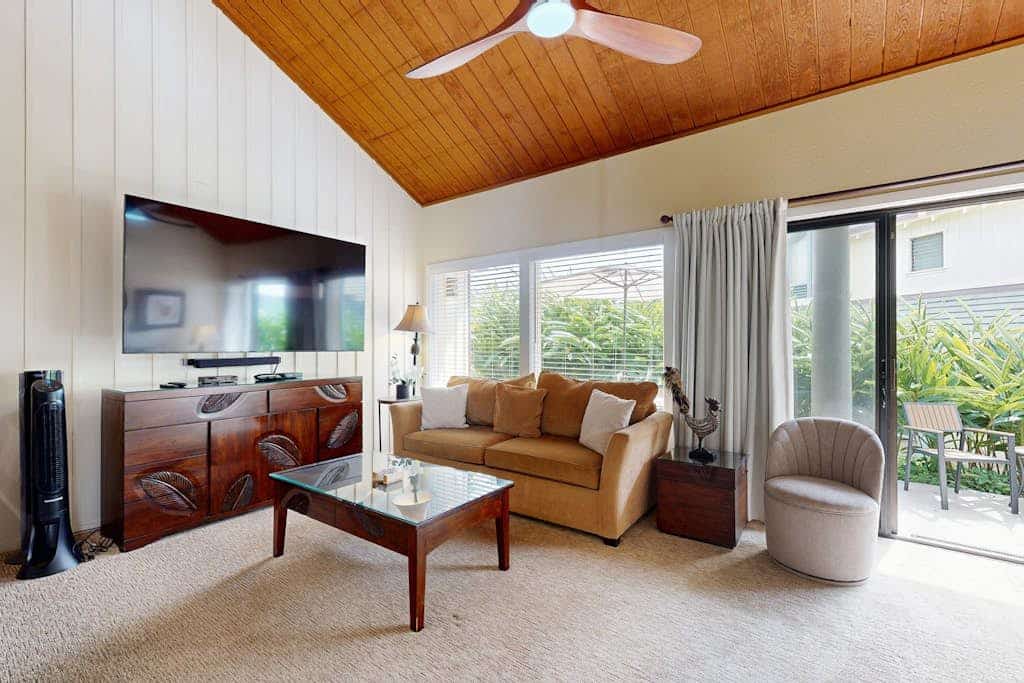 Private Corner Unit, AC throughout, Step free access, Walk to beach