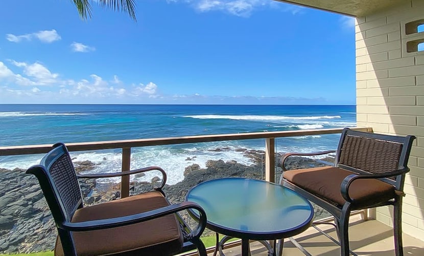 Oceanfront condo w/A/C, elevator, coastline views, lanai, hot tub, pool, tennis